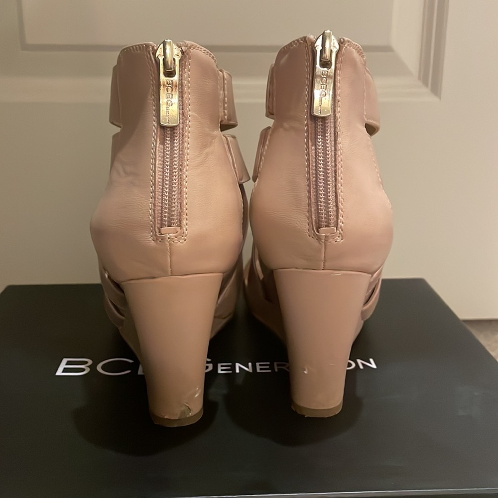 BCBG: wedge - Picture 4 of 7